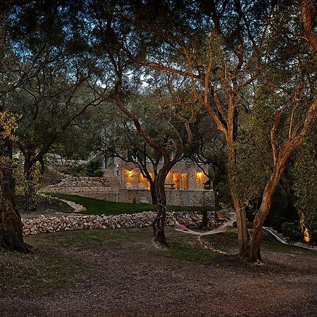 Ágios Matthaíos Mavres Luxury Studio מראה חיצוני תמונה