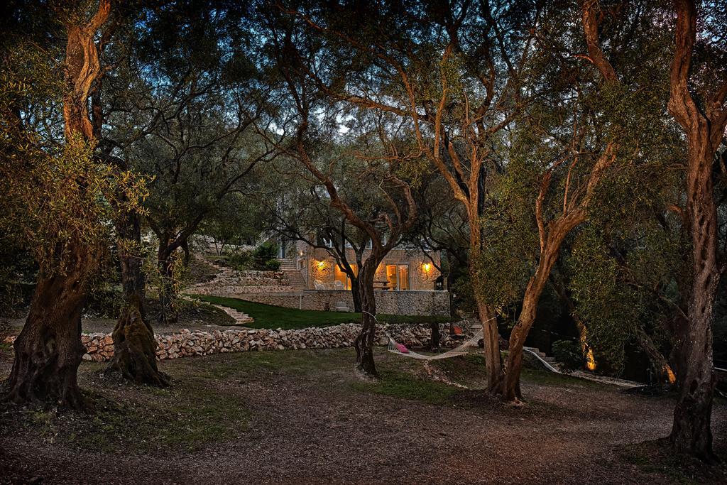 Ágios Matthaíos Mavres Luxury Studio מראה חיצוני תמונה