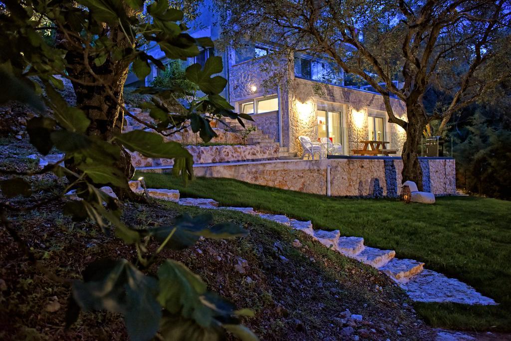 Ágios Matthaíos Mavres Luxury Studio מראה חיצוני תמונה