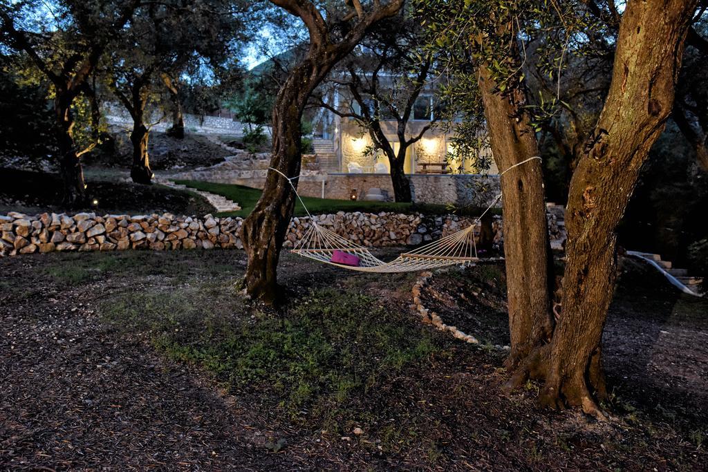 Ágios Matthaíos Mavres Luxury Studio מראה חיצוני תמונה
