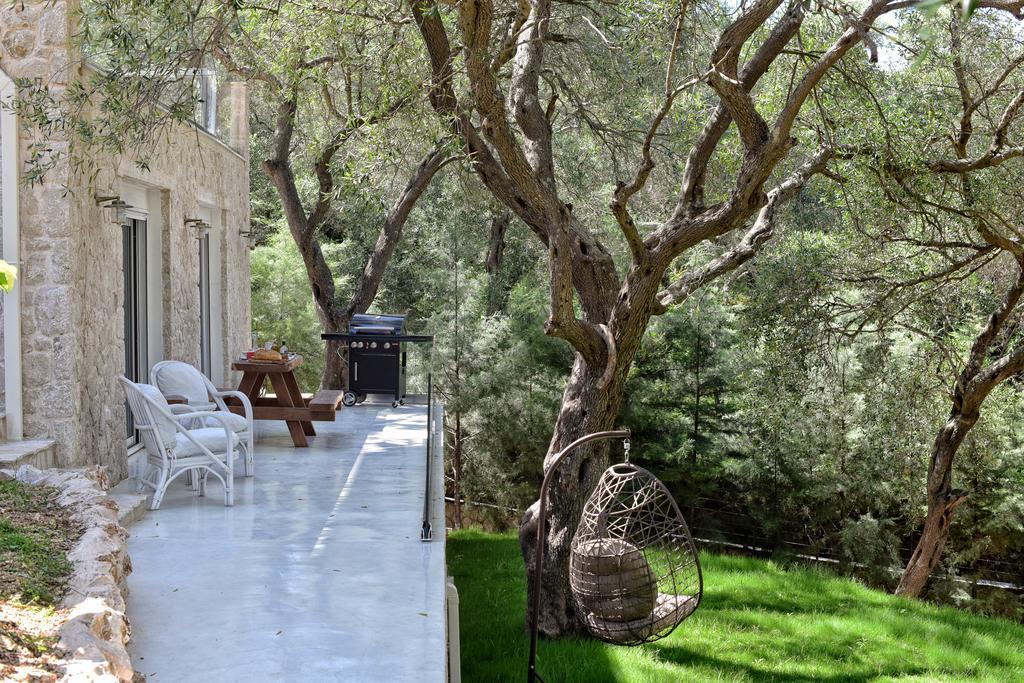 Ágios Matthaíos Mavres Luxury Studio מראה חיצוני תמונה